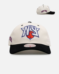 Mitchell & Ness New York Knicks 'Worldwide' Deadstock Snapback Egret