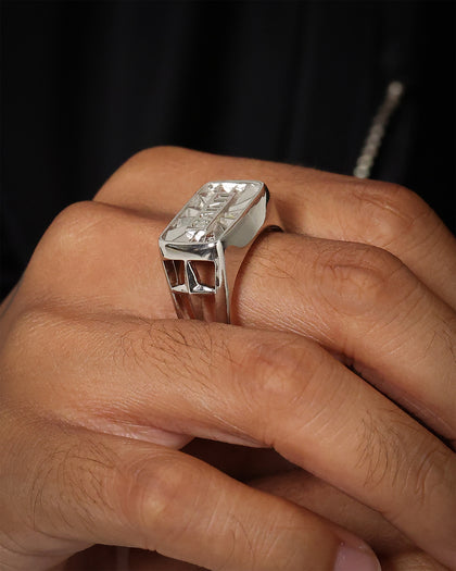 Saint Morta The 4 Point Ring White Gold