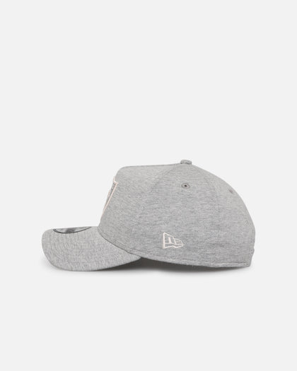New Era Las Vegas Raiders 'Cozy' 9FORTY A-Frame Strapback Heather Grey
