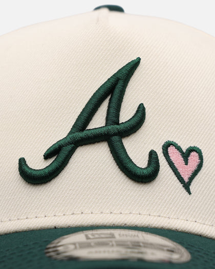 New Era Atlanta Braves 'Pink Satin Hearts Green' 9FORTY A-Frame Snapback Chrome/Dark Green