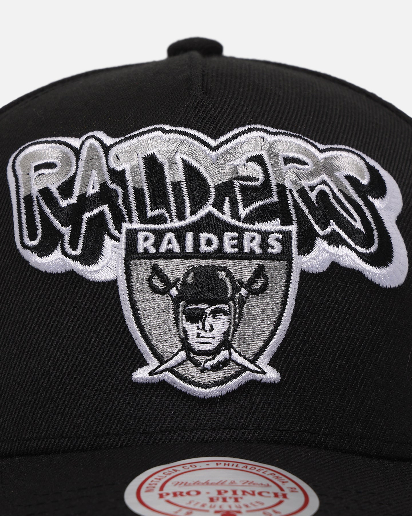 Mitchell & Ness Las Vegas Raiders Champs Graffiti Pro Crown