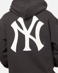 Majestic Athletic New York Yankees Everteam Logo Hoodie Washed Black