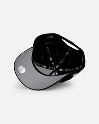 New Era Chicago White Sox 'Oversized Gothic Script Crown' 9FORTY A-Frame Snapback Black/White