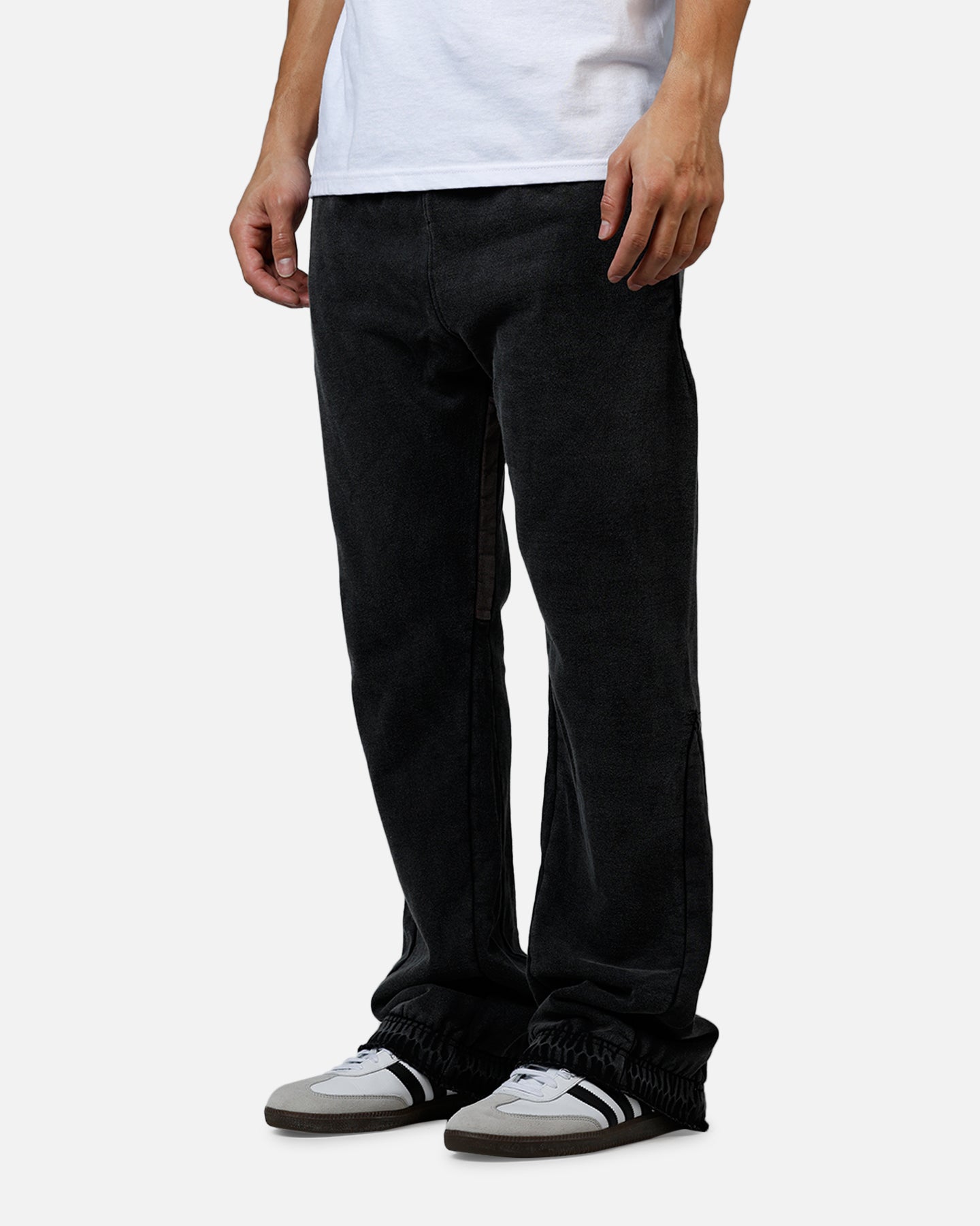 MNML Contrast Bootcut Sweatpants Vintage Black | Culture Kings US