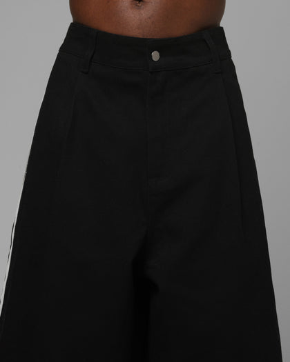 Loiter Lace Jorts Black