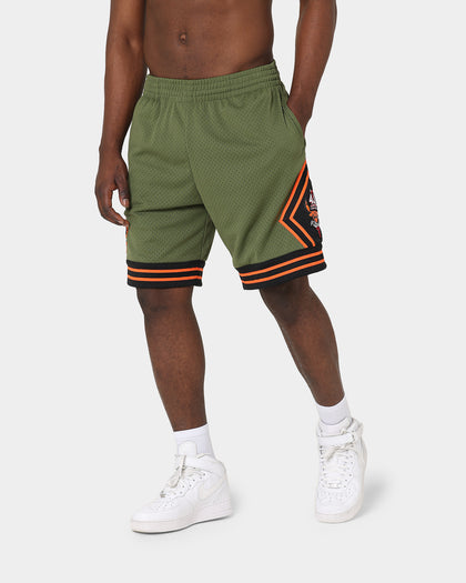 Mitchell & Ness Chicago Bulls Flight Swingman Shorts Olive