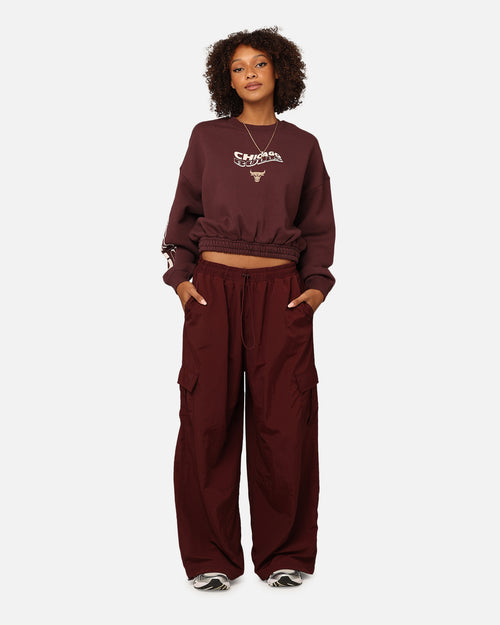 Mitchell & Ness Women's Chicago Bulls Dazed Cropped Crewneck Fudge
