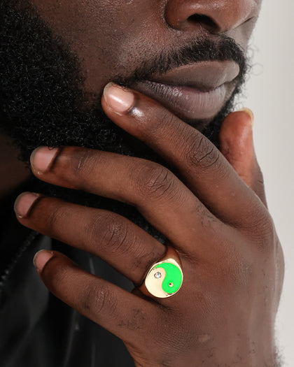 Wild For The Weekend Yin Yang Signet Ring (Medium) Gold
