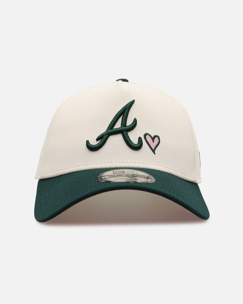 New Era Atlanta Braves 'Pink Satin Hearts Green' 9FORTY A-Frame Snapback Chrome/Dark Green