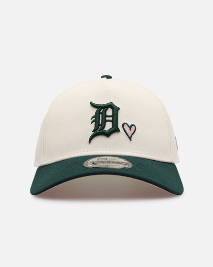 New Era Detroit Tigers 'Pink Satin Hearts Green' 9FORTY A-Frame Snapback Chrome/Dark Green