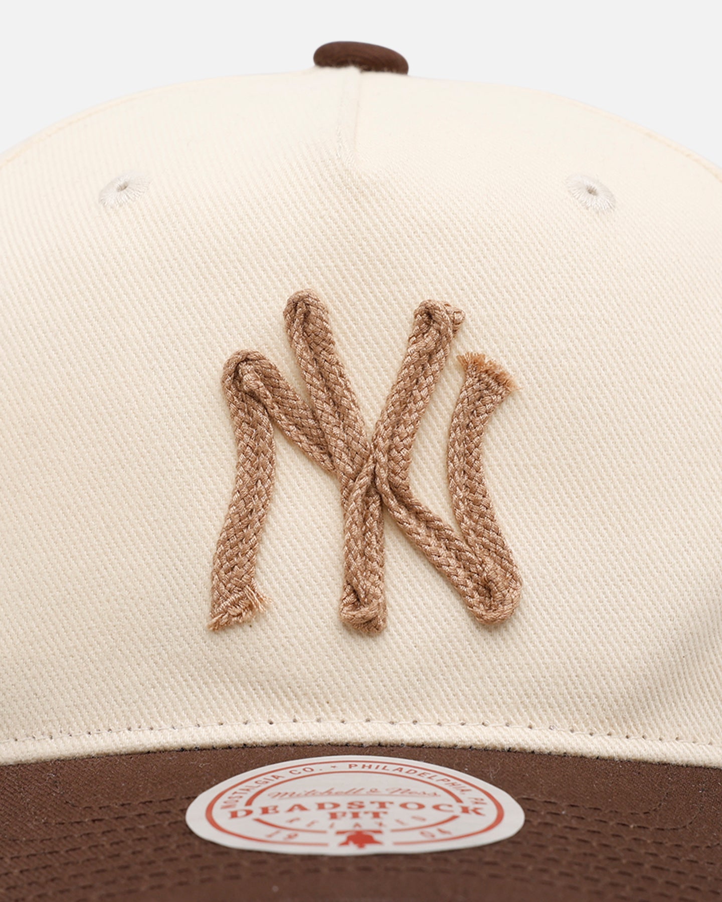 Mitchell & Ness New York Yankees 'Hand Stitch' Deadstock Snapback