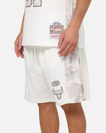 Mitchell & Ness Chicago Bulls Snow Camo Authentic Mesh Shorts White