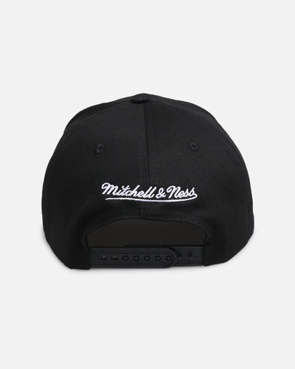 Mitchell & Ness Chicago Bulls 'Upside Down Logo' Pro Pinch Snapback Black