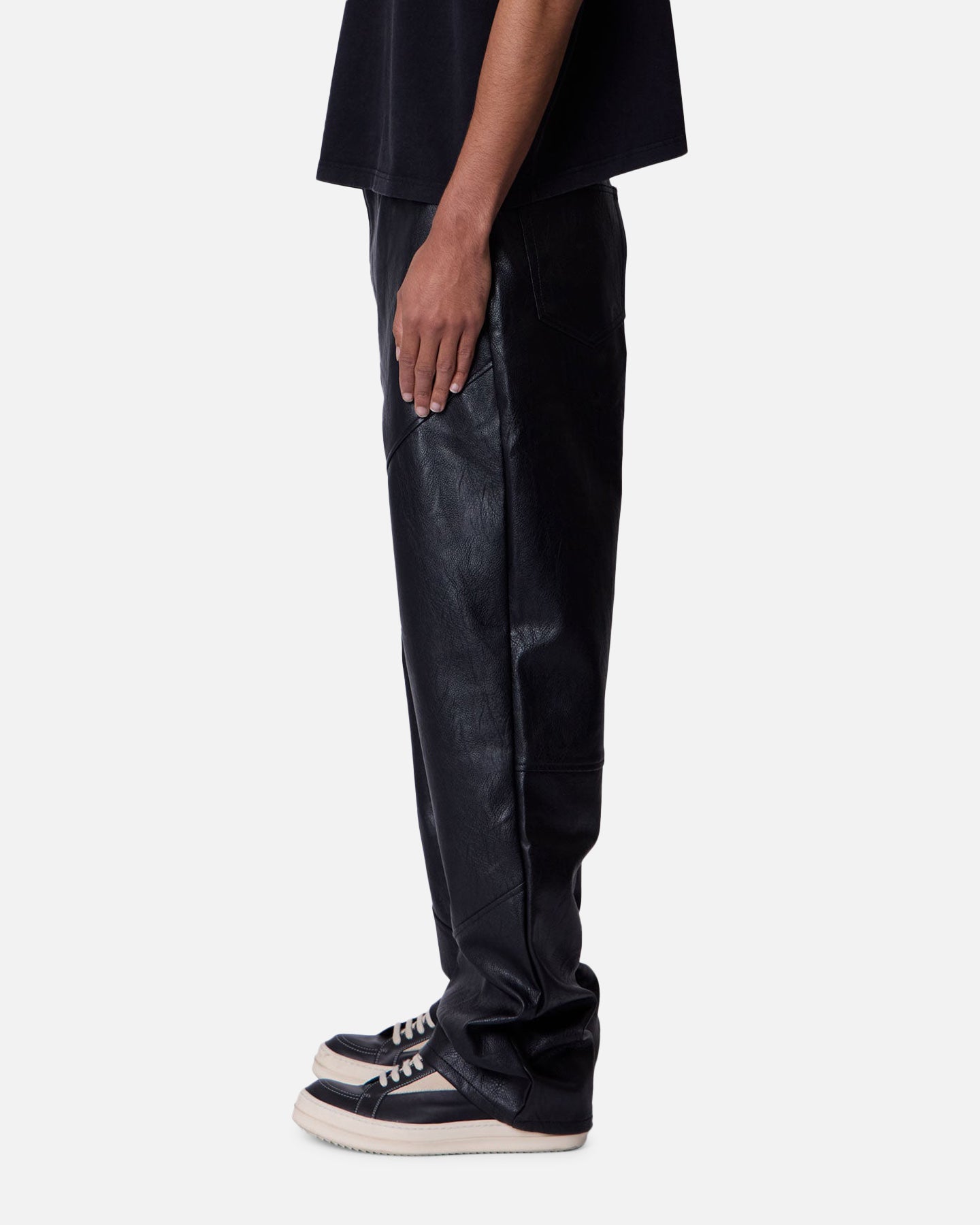 パンツ mnml28 MNML Ultra Baggy Vegan Leather Pants Black | Culture Kings US