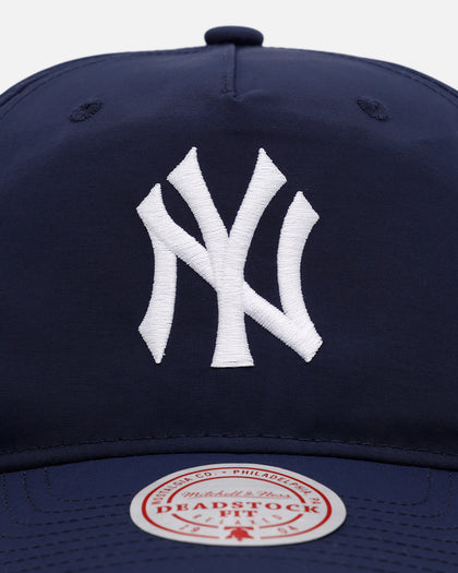 Mitchell & Ness New York Yankees 'Poolside' Deadstock Snapback Official Team Color
