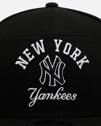 New Era New York Yankees 'Script' 9FIFTY Snapback Black