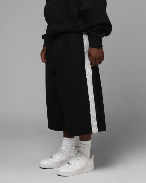 Loiter Lace Jorts Black