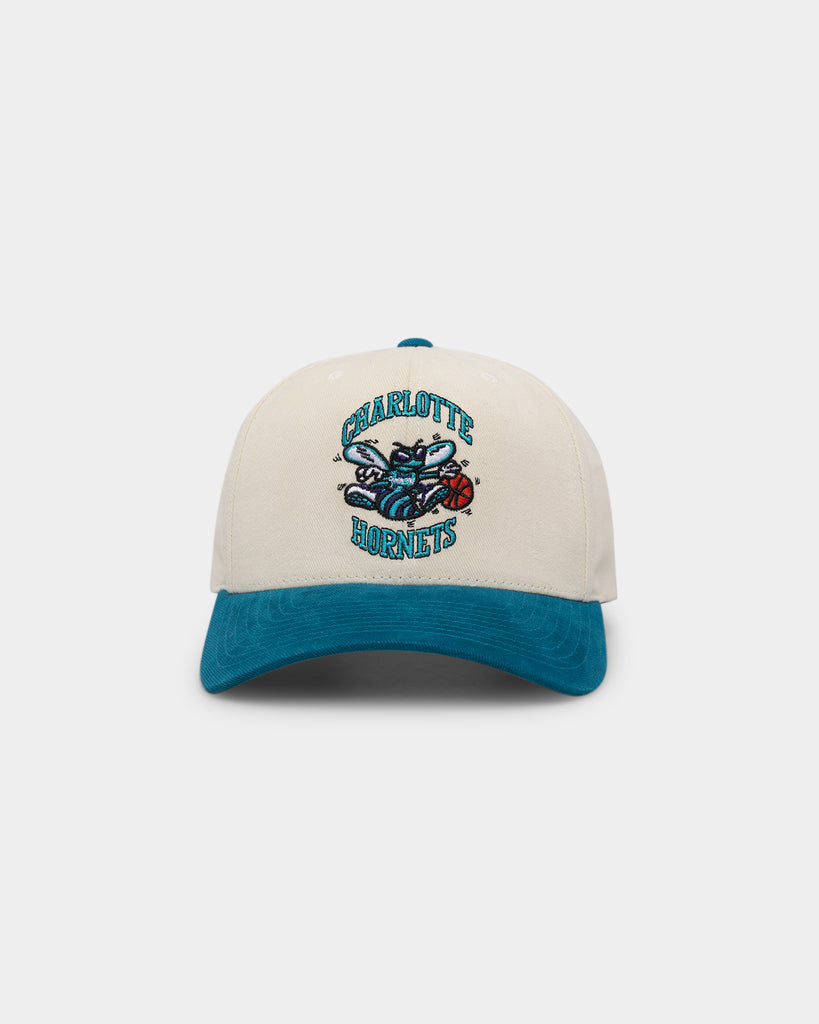 Mitchell & Ness Charlotte Hornets Pro Crown Snapback Off White
