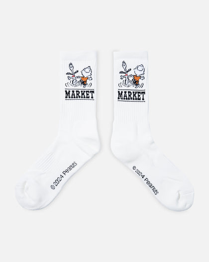 Market Peanuts Snoopy Charlie Dance Socks Ecru