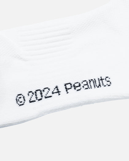 Market Peanuts Snoopy Charlie Dance Socks Ecru