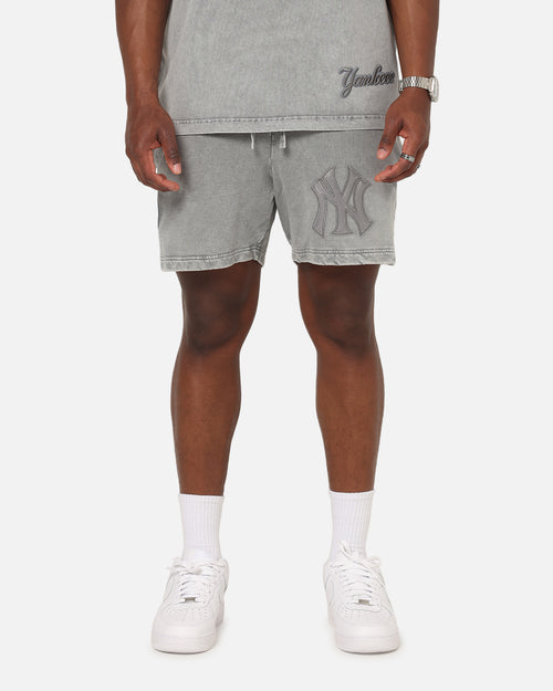 Pro Standard New York Yankees Washed Classic Shorts Washed Grey