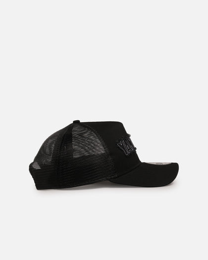 New Era New York Yankees 'Distressed' 9FORTY A-Frame Trucker Snapback Black/White