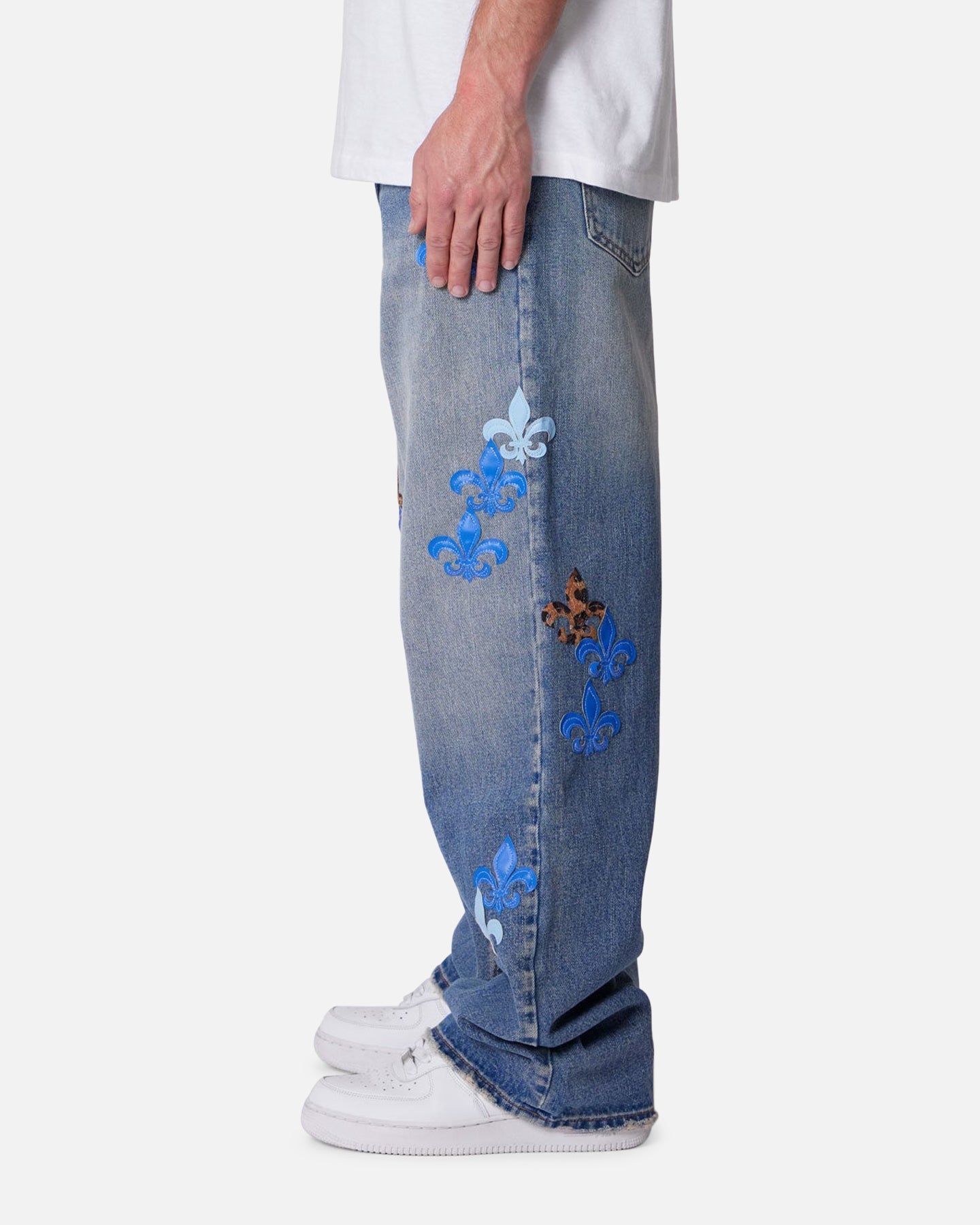 noswea┊花村想太┊denimcap_wlogo MNML Ultra Baggy Fleur Patch Jeans Blue | Culture Kings US