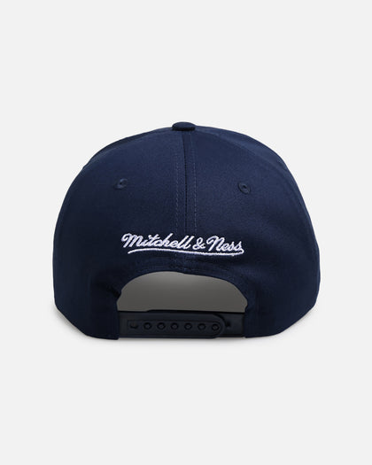 Mitchell & Ness Cleveland Cavaliers 'Upside Down Logo' Pro Pinch Snapback Navy