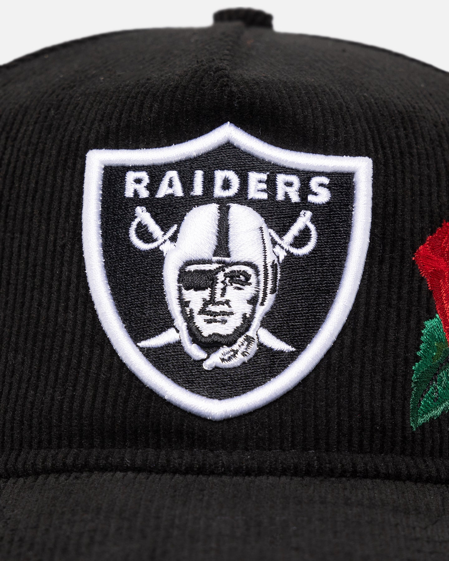New Era Las Vegas Raiders 'Corduroy Roses' Golfer Pre-Curved