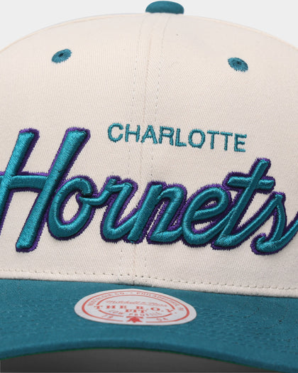Mitchell & Ness Charlotte Hornets "Cream Team Script" Pro Crown Snapback Cream