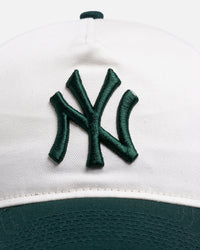 New Era New York Yankees 'Dark Green Chrome' 9FORTY A-Frame Snapback White/Green