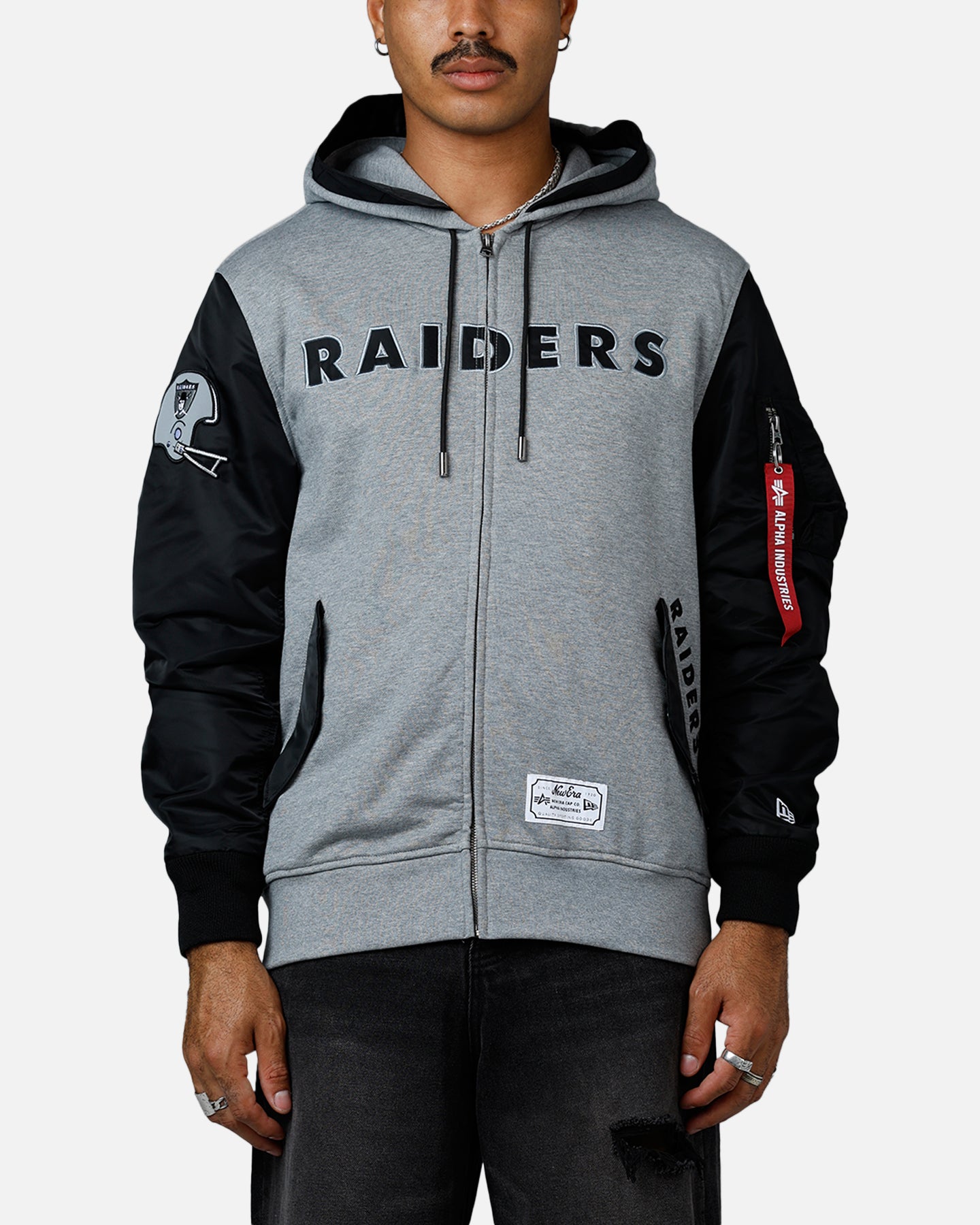 RAIDERS フード付きジャケット ダークグレー New Era X Alpha Series X NFL Oakland Raiders Jacket Grey/Black