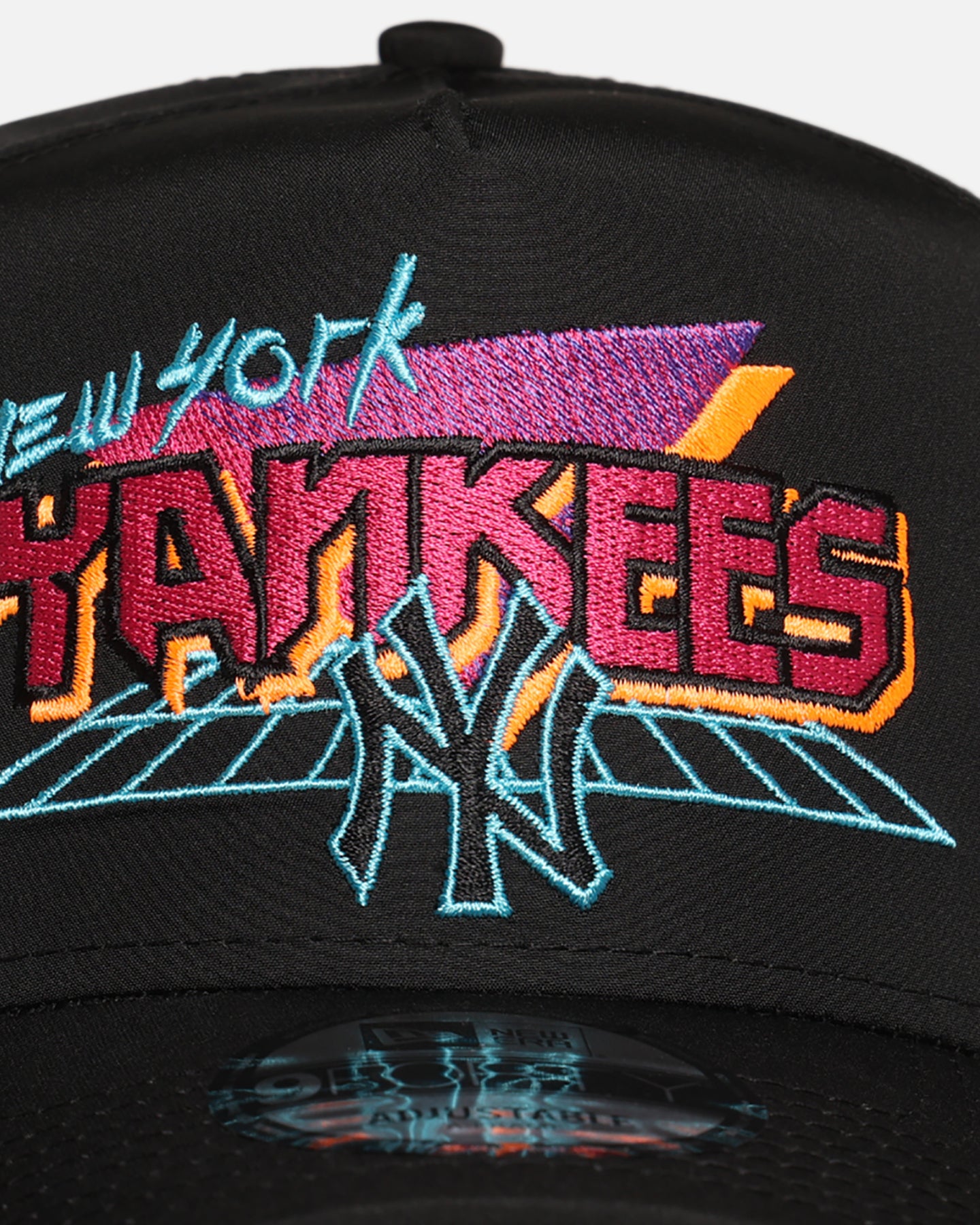 New Era New York Yankees 'Retro Arcade' 9FORTY A-Frame Snapback