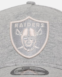 New Era Las Vegas Raiders 'Cozy' 9FORTY A-Frame Strapback Heather Grey