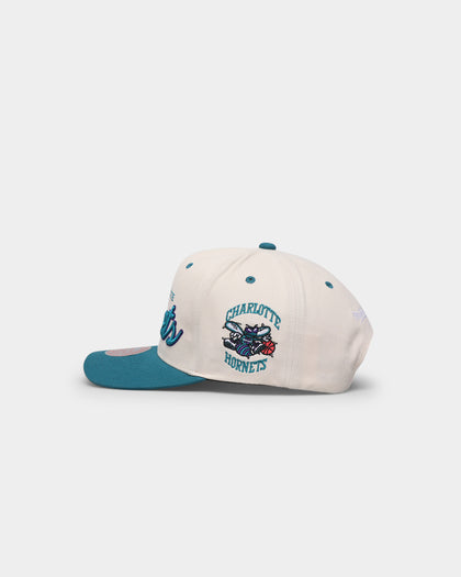 Mitchell & Ness Charlotte Hornets "Cream Team Script" Pro Crown Snapback Cream