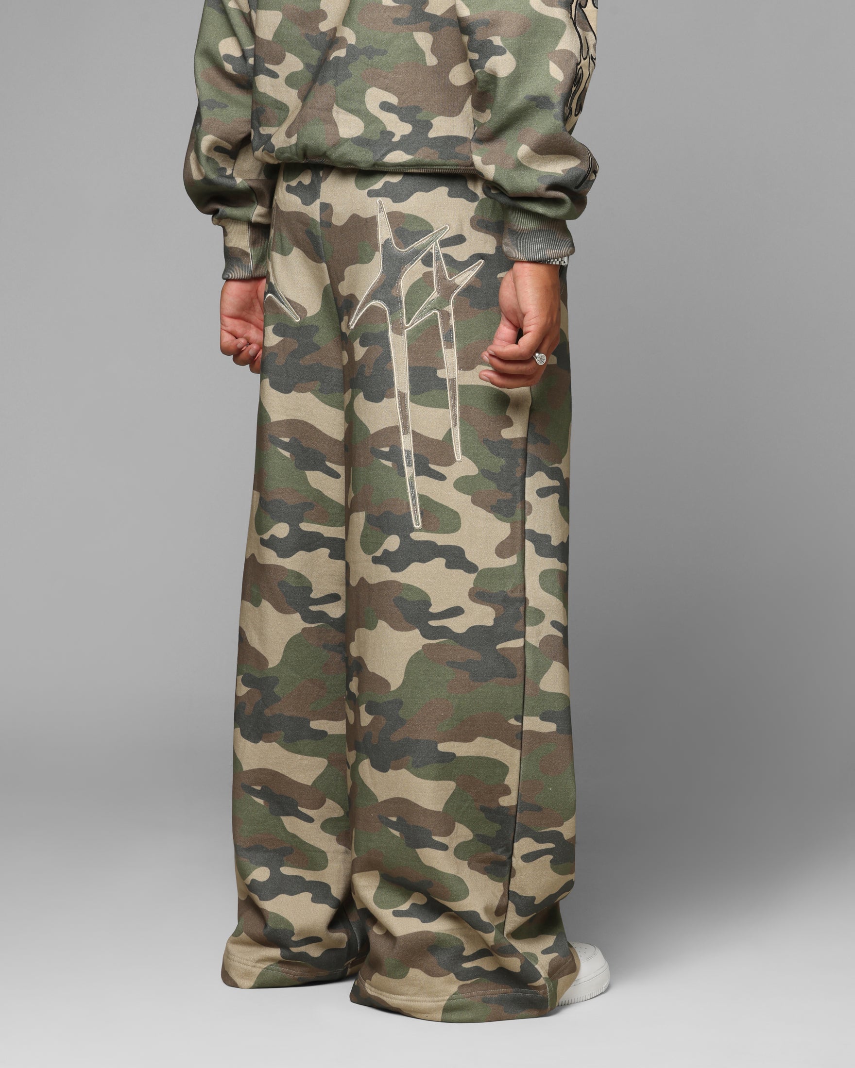 Loiter Ultra Hybrid Sweatpants Camo | Culture Kings US