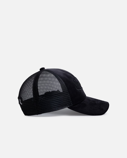 Von Dutch Signature Velvet Trucker Snapback Black