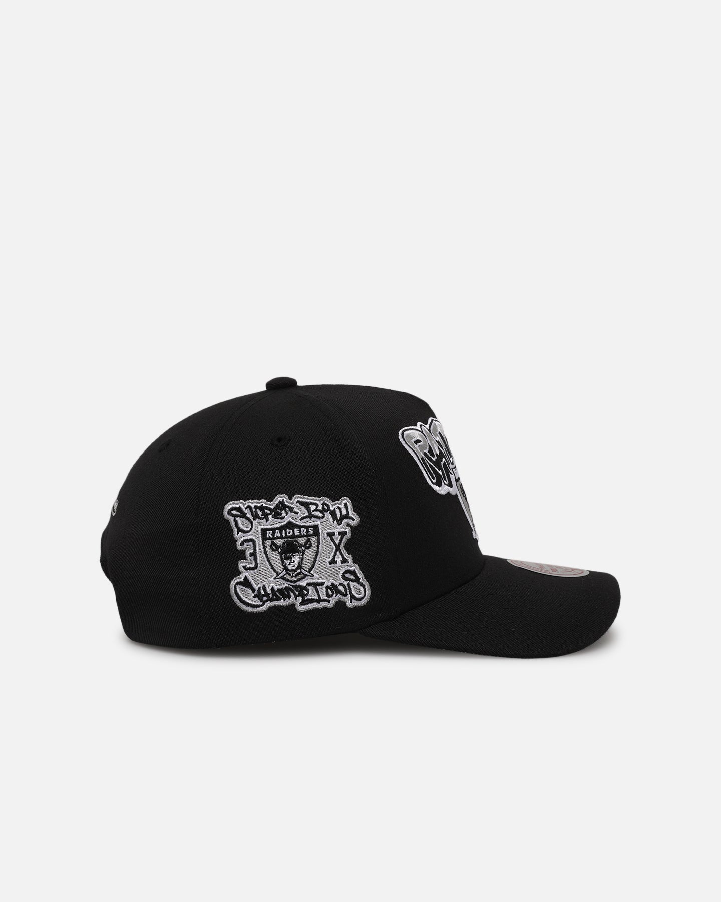 RAIDERS 刺繍ロゴワッペン キャップ 中古スナップバックyupoong Mitchell & Ness Las Vegas Raiders Champs Graffiti Pro Crown