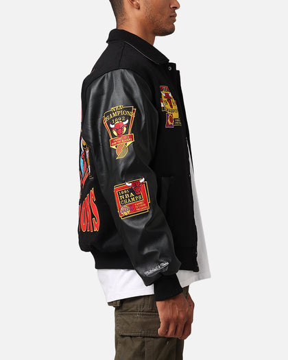 Mitchell & Ness Chicago Bulls Dynasty Jacket Black