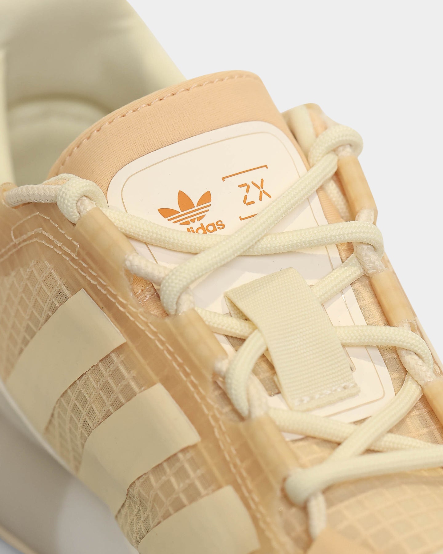 パキスタンクリームあんず　3 Adidas Women's ZX 2K Boost Pure Halo Amber/Halo Ivory/Cream White