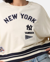 Pro Standard Women's New York Yankees Retro Classics Crewneck Eggshell/Midnight Navy