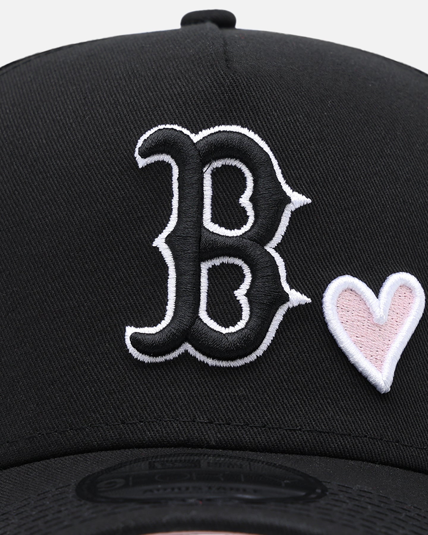 New Era Boston Red Sox 'Pink Satin Hearts' 9FORTY A-Frame Snapback