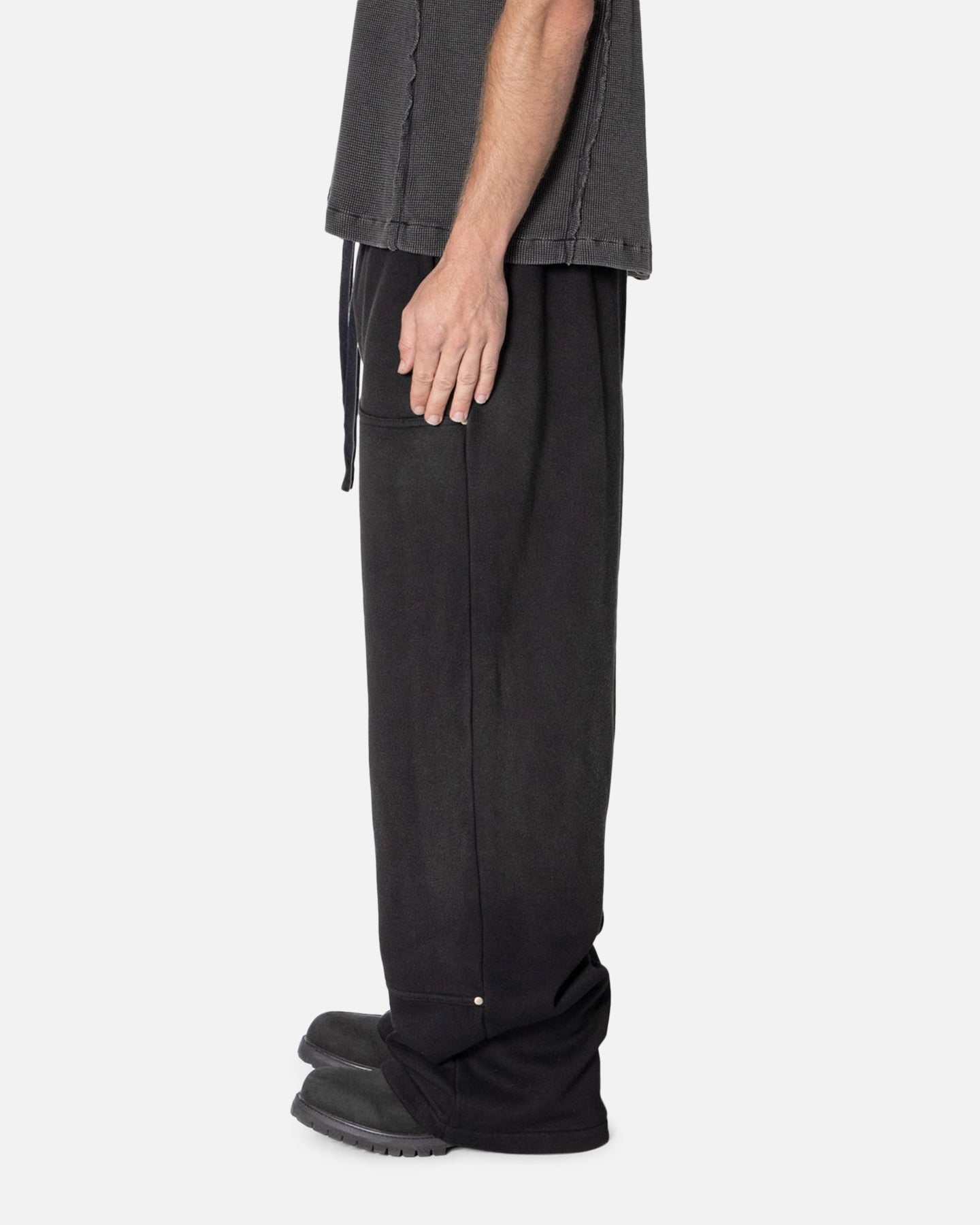 MNML West Double Knee Sweatpants Washed Black | Culture Kings US