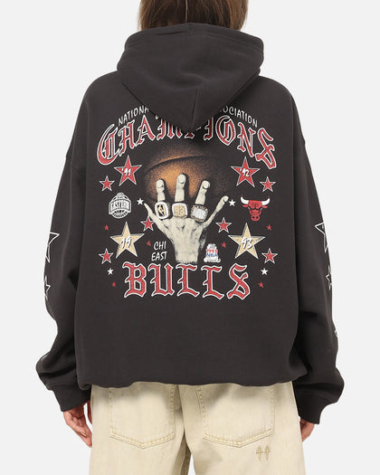 Mitchell & Ness Chicago Bulls Blackletter Champs Box Hoodie Washed Black