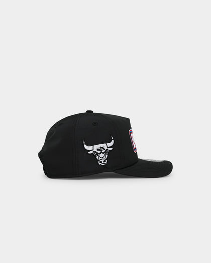 New Era Chicago Bulls 'Retro Black Prolight' Golfer Snapback Black