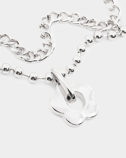 Wild For The Weekend Flower Necklace Silver