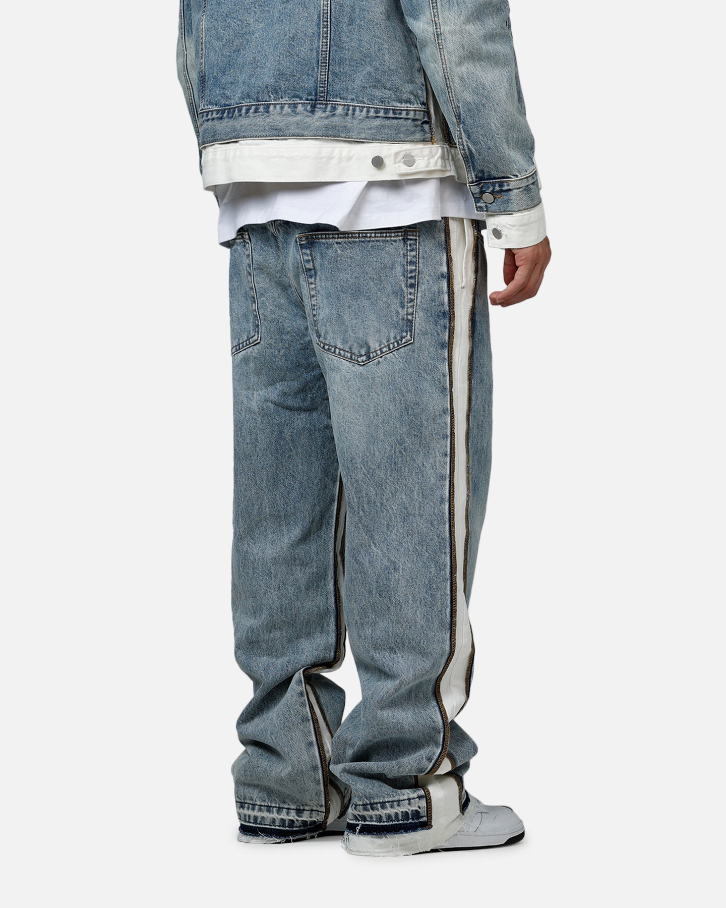 MNML Ultra Baggy Border GN8 Denim Jeans Blue/White | Culture Kings US