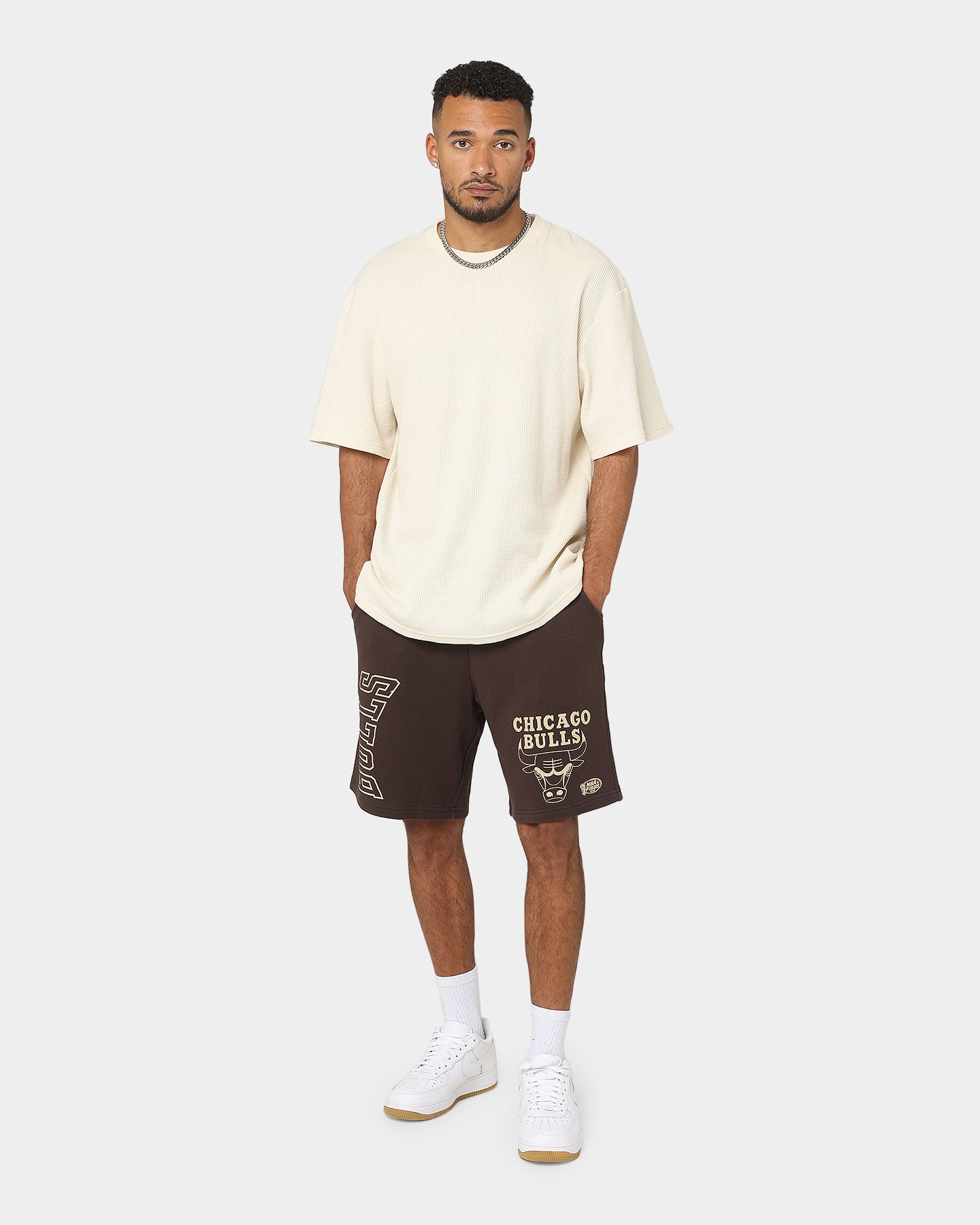 Mitchell & Ness Chicago Bulls Shorts Baroque Brown | Culture Kings US