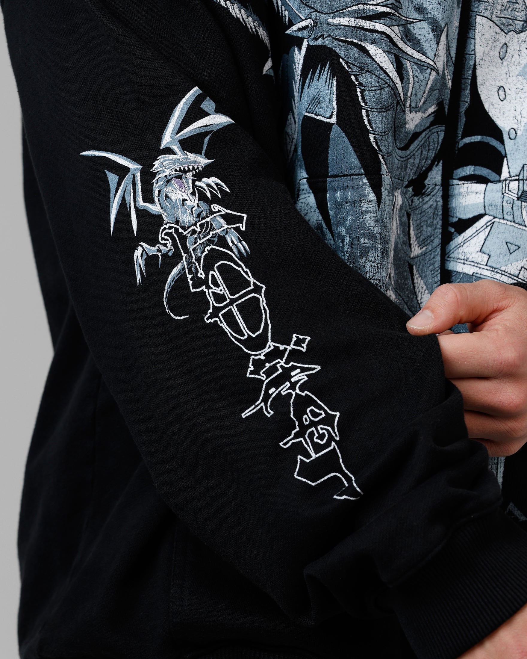 ZERA Revelation of the LORD パーカー XL 氷翠 Loiter X Yu-Gi-Oh! Kaiba Blue Eyes Hoodie Black | Culture Kings US
