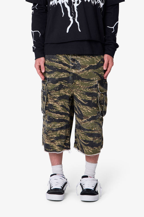MNML Ultra Baggy Cargo Short Camo